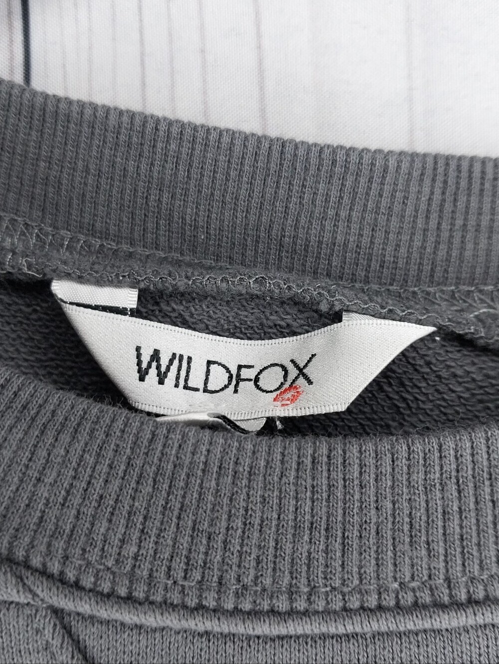 Wildfox “ I Wish It Was Saturday” Gray Broken Heart Y2K Alt Sweatshirt - Picture 3 of 7